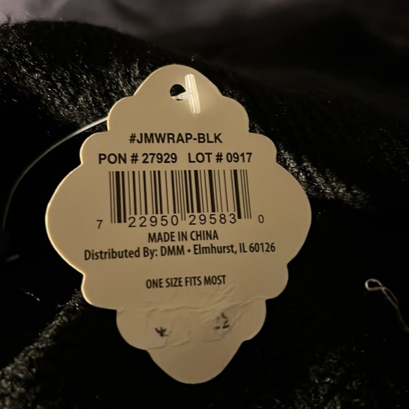 NWT Jack & Missy Women’s Black Knit Wrap with Tassels One Size - Picture 3 of 3